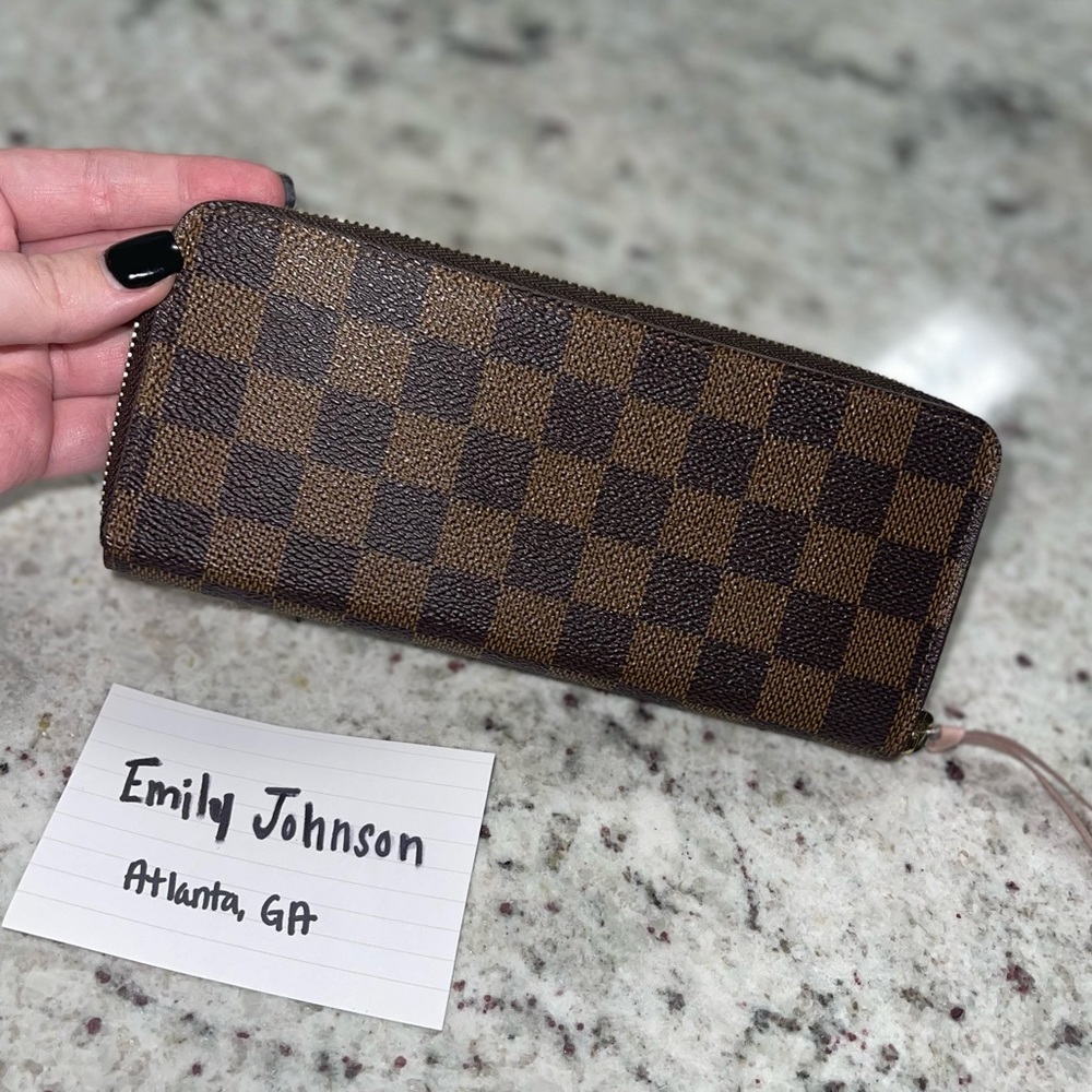 SOLD❗️Damier Ebene Clemence Wallet
💓 Rose Ballerine Interior 💓